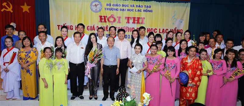 TIẾNG HÁT GIÁO VIÊN