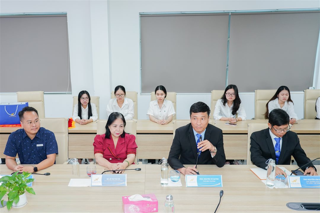 LHU và Vikki Digital Bank ký kết hợp tác chiến lược, mở rộng cơ hội phát triển toàn diện cho sinh viên