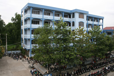 Hình ảnh cơ sở đầu tiên của Đại học Lạc Hồng